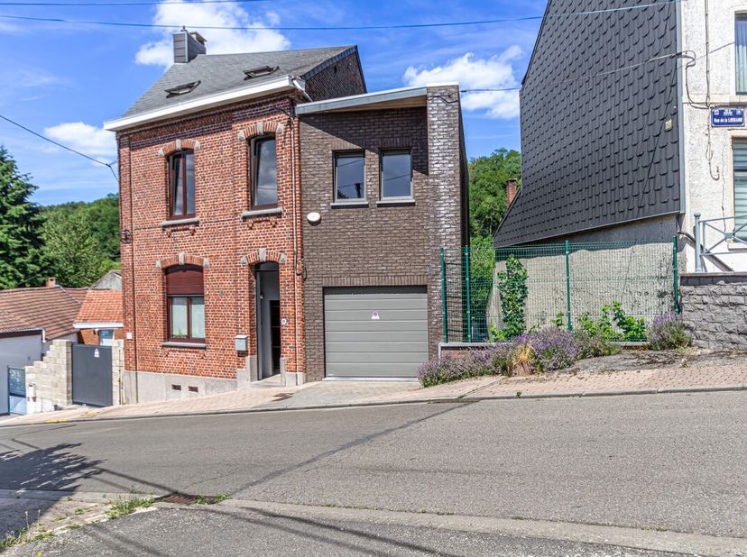 Huis te koop
                    in 6044 Roux