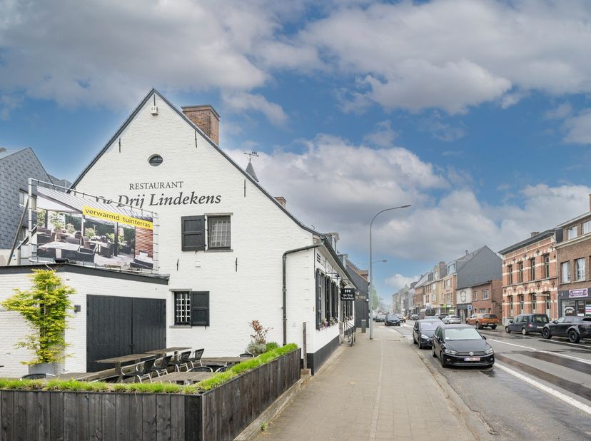 Bien professionnel à vendre à Turnhoutsebaan 141,
                    2970 Schilde