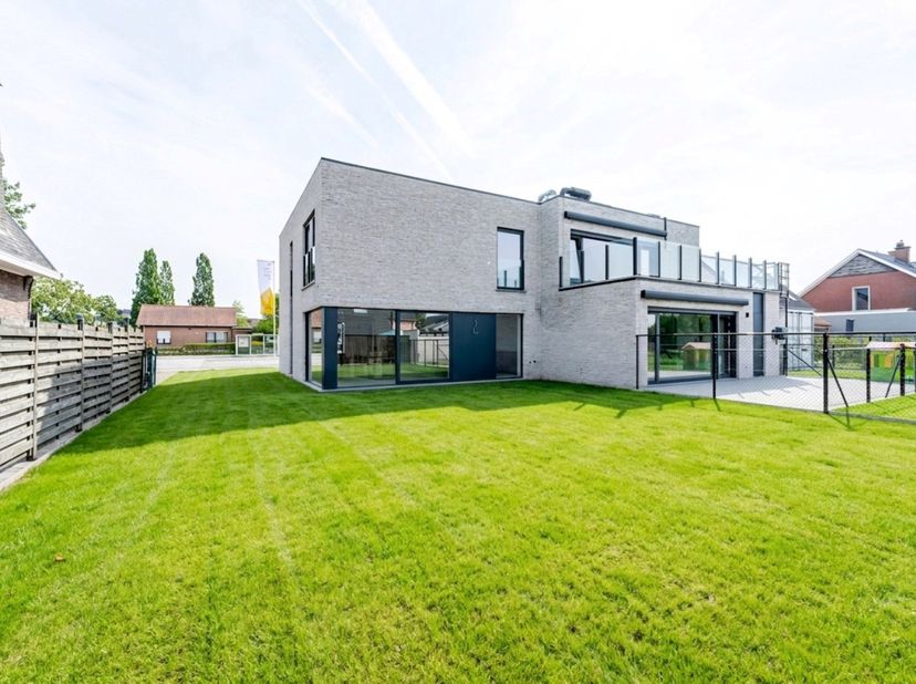 Huis te koop in Zonnebekestraat 33 - 16,
                    8920 Langemark