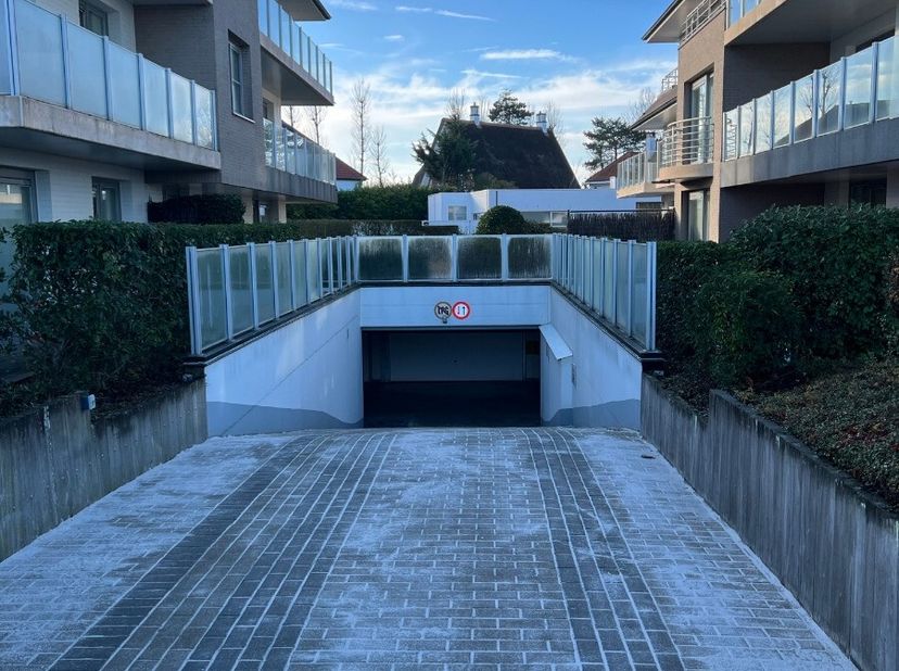 Garage à vendre
                    à 8620 Nieuwpoort