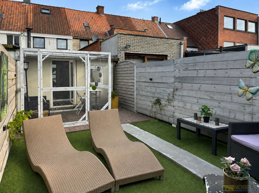 1ste bezoekdag zaterdag 5 september! Inschrijven kan via www.nobels.be onder referentienummer 4422135.<br />
<br />
INSTAPKLARE rijwoning met TUIN en