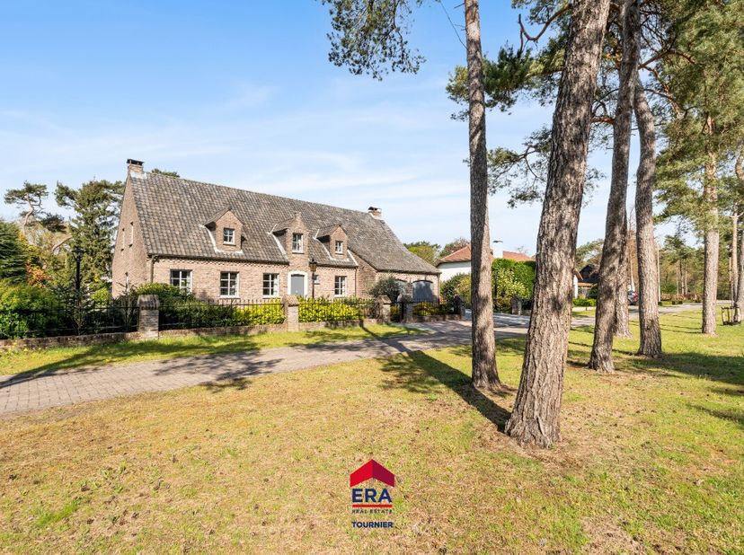 [[ DIT PAND NEEMT DEEL AAN DE ERA OPEN HUIZEN DAG OP 13/6 VAN 14:30 TOT 15:30 ]] Lommel-centrum: Sfeervol landhuis met zuidwest georiënteerde tuin. Ge