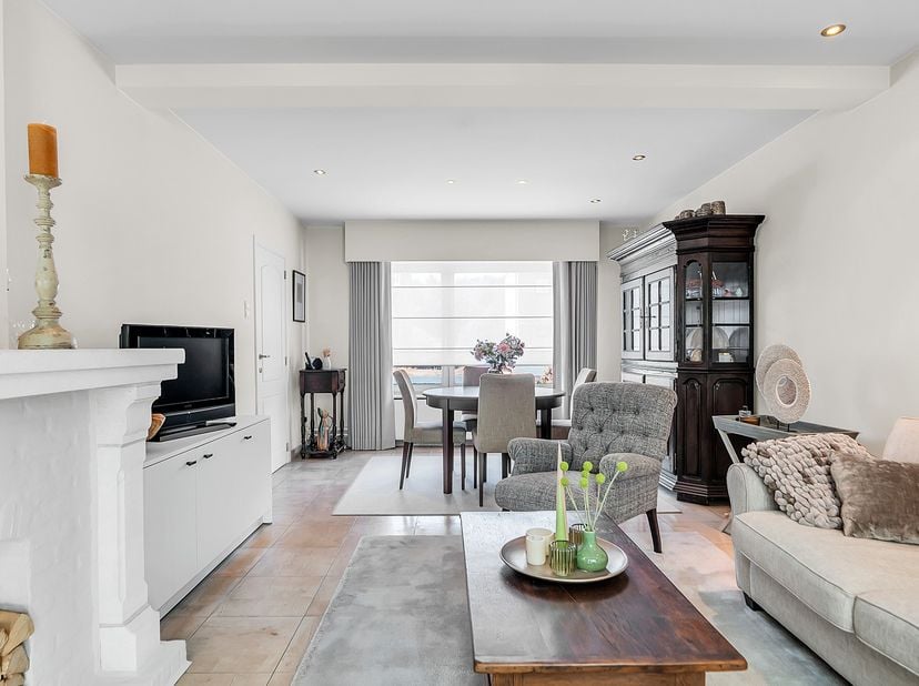 Welkom op de Nielerlaan 77 in As.<br />
<br />
Bent u op zoek naar een ruime woning op een rustige en aangename locatie in As?<br />
Bent u op zoek na