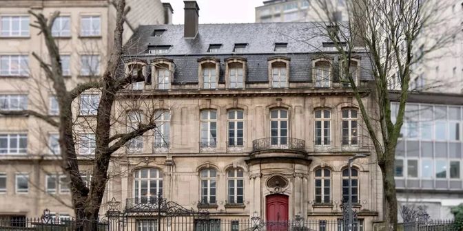 Bien professionnel à vendre à AVENUE DE L'ASTRONOMIE 9, 1000 Bruxelles
