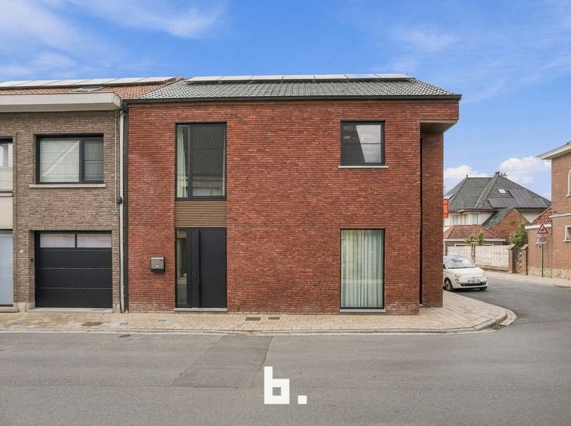 Huis te koop in Sint-Crispijnstraat 44,
                    8870 Izegem