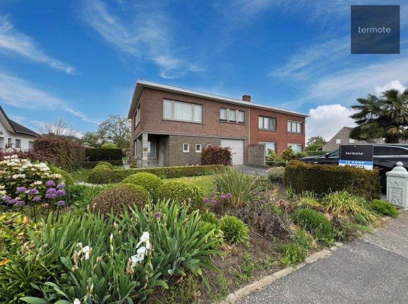 Huis te koop in Waregemstraat 81,
                    8792 Desselgem