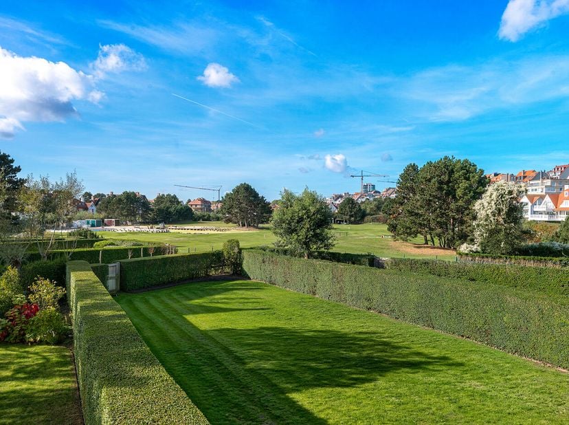 Appartement te koop in Koningin Fabiolalaan 7,
                    8300 Knokke