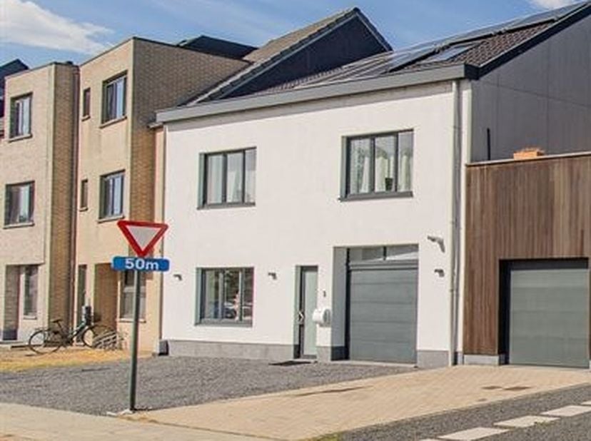Huis te koop in Zandstraat  3,
                    9200 Dendermonde