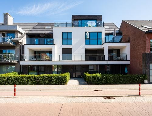                                         Appartement te koop in Sint-Jan-in-Eremo, € 335.000
