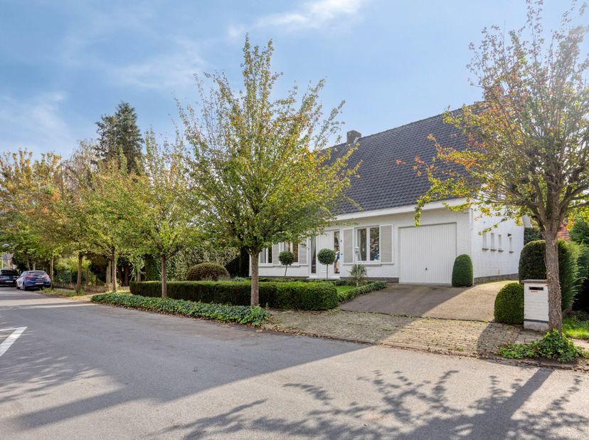 Huis te koop in Begonialaan 2,
                    2400 Mol