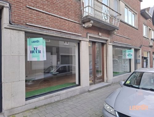                                         Bâtiment commercial à louer à Aalst, € 790
