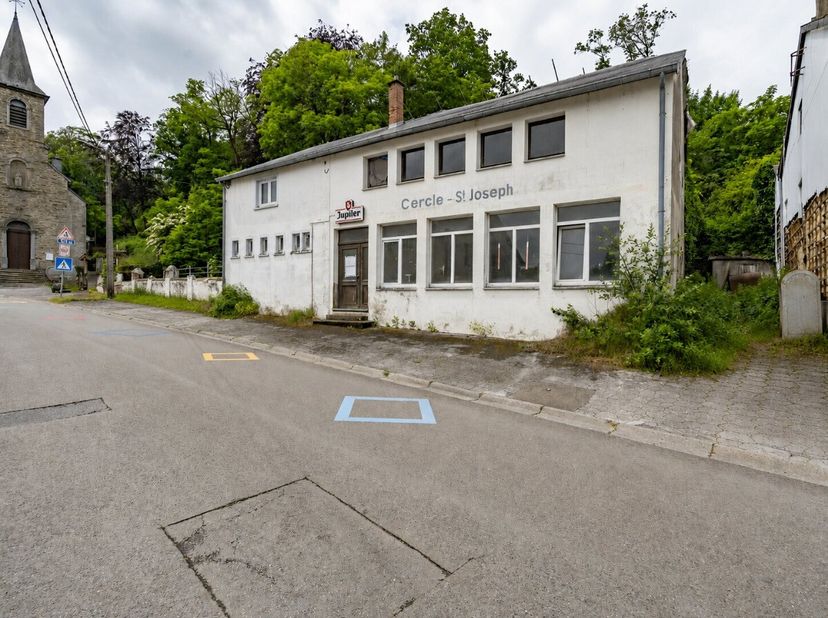 Bedrijfsvastgoed te koop in Sainte Barbe 14,
                    6840 Grapfontaine