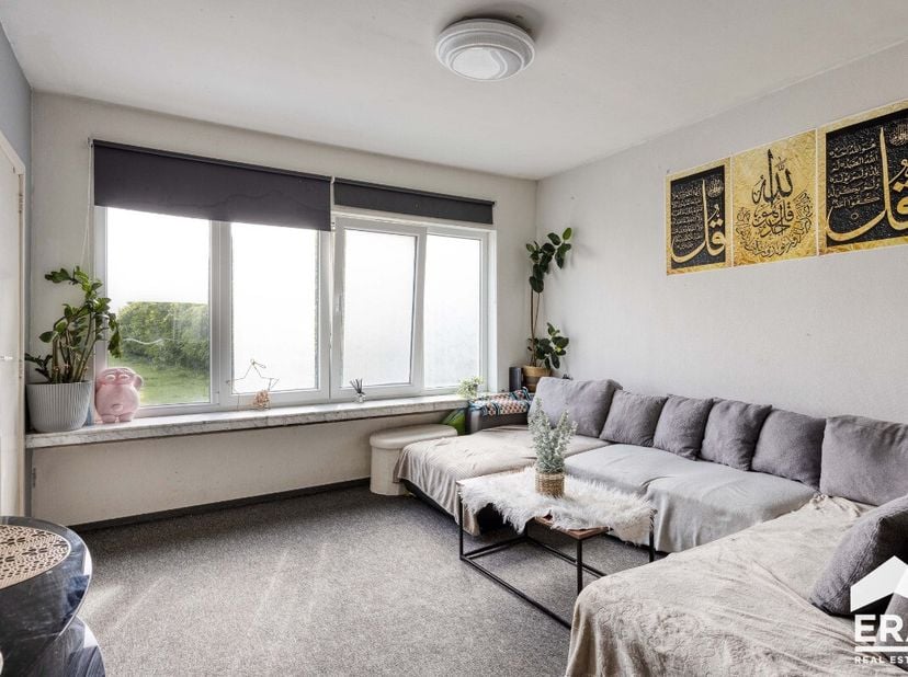 Ruim 3-slaapkamerappartement op de eerste verdieping met garagebox in Geel Op een gunstige locatie in Geel bevindt zich dit verzorgde appartement op d