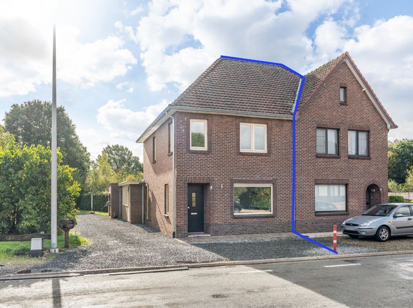 Huis te koop in Opoeterseweg 9,
                    3680 Neeroeteren