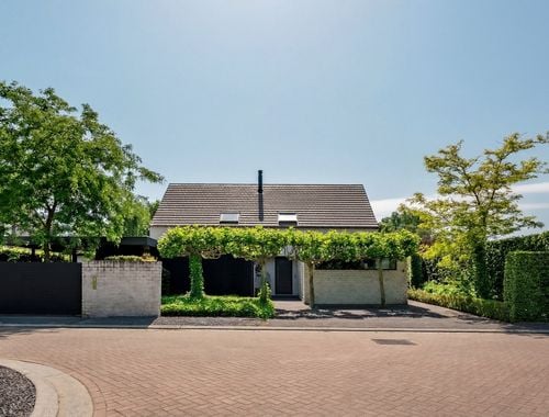                                         Villa à vendre à Wielsbeke, € 675.000
