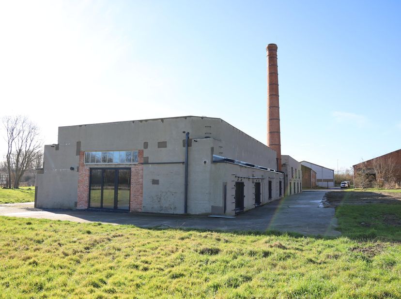 De oude roterij Sabbe,  langs de Leieboorden, op een zucht van het centrum van Kuurne en Kortrijk, is grotendeels gerestaureerd met respect voor het e