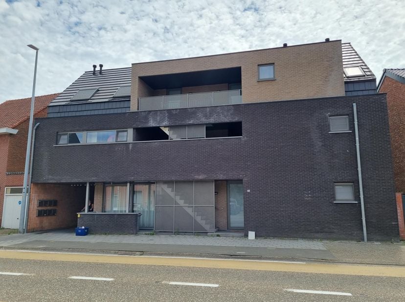 BEZOEK AANVRAGEN ENKEL MOGELIJK VIA VOLGENDE LINK:<br />
https://verlinden.mijnhuurprofiel.be/property/b019d10c-c2c2-4270-9358-c6e5977a917b<br />
<br