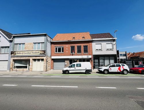                                         Bien commercial avec habitation à vendre à Wevelgem, € 200.000

