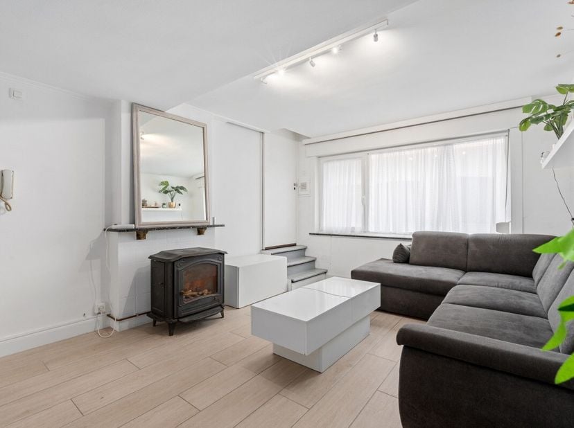 Blankenberge: Instapklaar appartement met 2 slaapkamers te koop vlakbij zee! In de Onze Lieve Vrouwstraat vinden we dit instapklaar appartement met 2