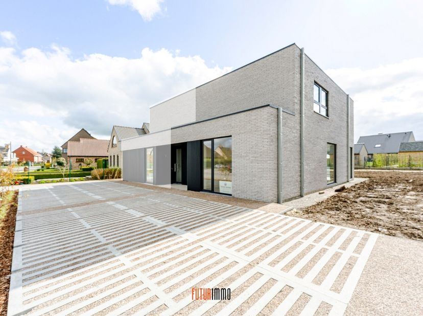 Deze nieuwbouwwoning biedt een sterke combinatie van moderne architectuur, comfort en hoog energie- en woontechnisch niveau in een goed bereikbare, gr