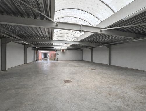                                         Entrepôt sans bureau à louer à Deurne, € 1.700
