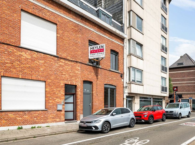 Vous êtes à la recherche d'une maison charmante et prête à être emménagée à Malines, qui combine parfaitement caractère, espace et confort ? Dans ce c