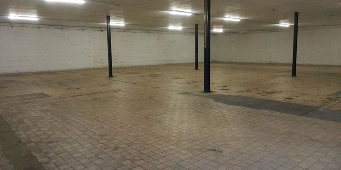 Bedrijfsvastgoed te huur in Graaf van Landaststraat 47, 9700 Eine