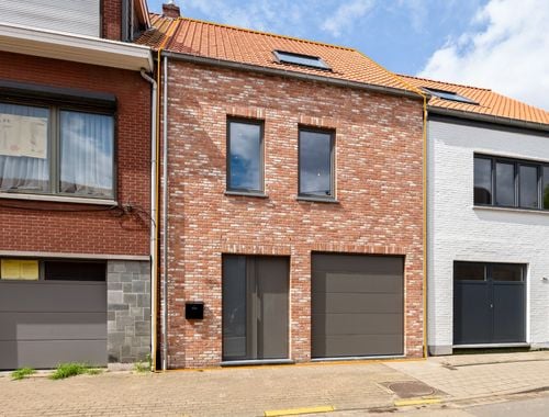                                         Woning te koop in Hoevenen, € 585.000
