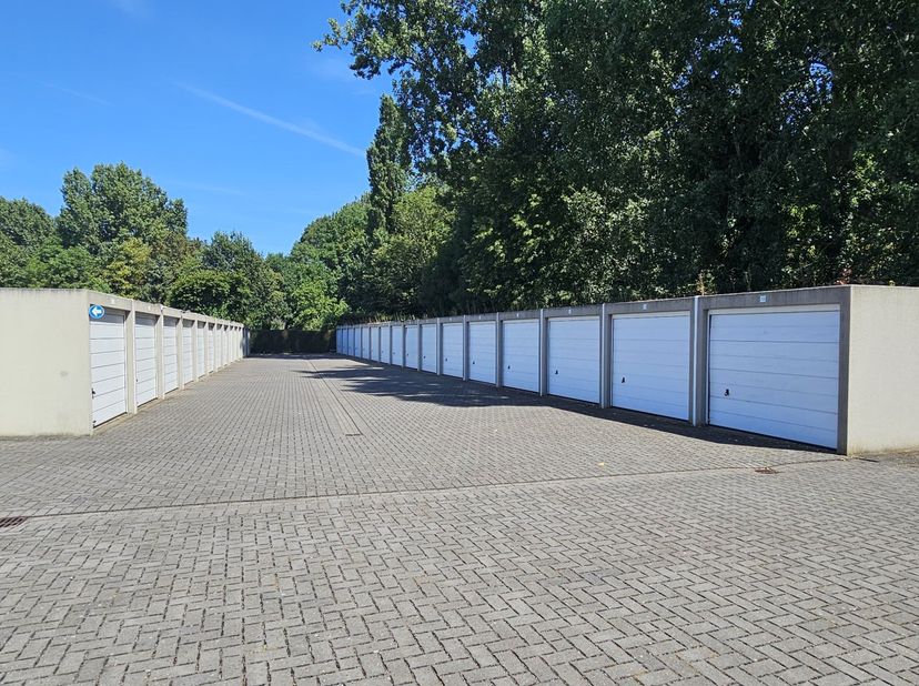 Garage à vendre à Wippelgem Dorp 12,
                    9940 Evergem