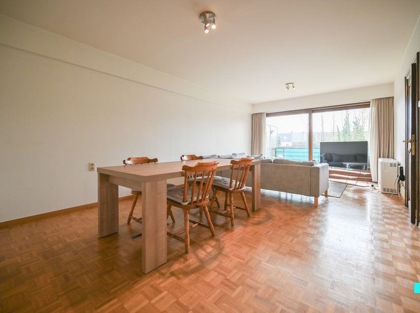 Dit tweeslaapkamerappartement bevindt zich op de eerste verdieping van residentie Sint-Tillo en is gelegen in het centrum van Izegem nabij de Sint-Til