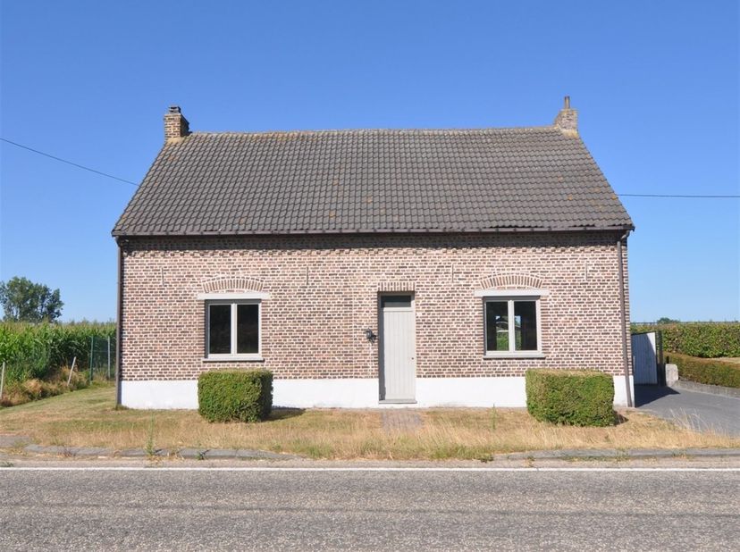 BIEDEN VANAF  200.000 - BID AND BUY JOUW ONLINE BIEDINGSPLATFORM<br />
<br />
Charmante open bebouwing met ruime tuin, garage en tal van mogelijkhed