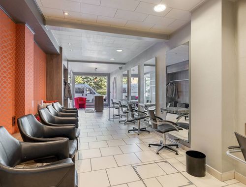                                         Bien commercial avec habitation à vendre à Wilrijk, € 475.000
