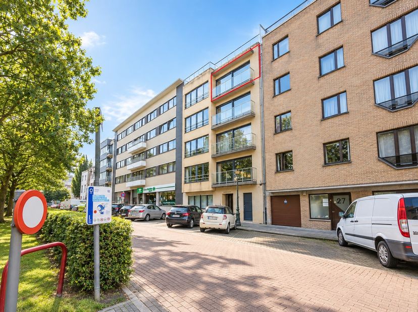 Appartement te koop in Sint-Catharinaplein 25-26 bus 04.02,
                    8400 Oostende
