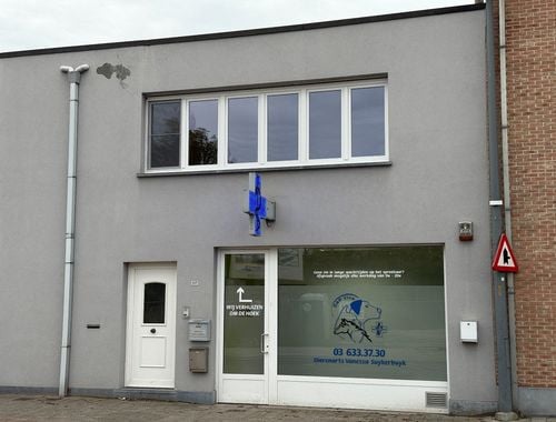                                         Commerce à louer à Brecht, € 850
