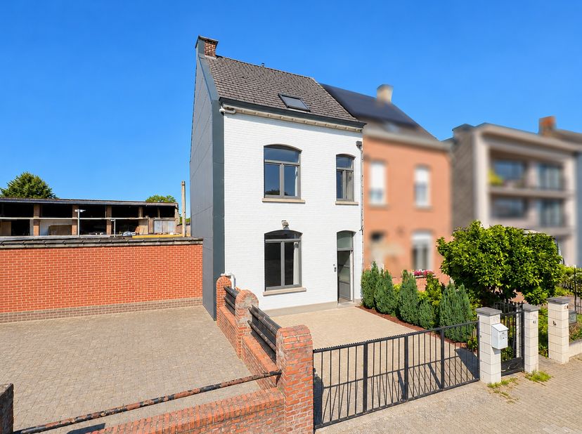 Huis te koop in Leuzesesteenweg 43,
                    9600 Ronse
