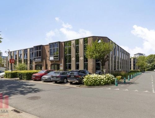                                         Bureaux à louer à Anderlecht, € 7.333
