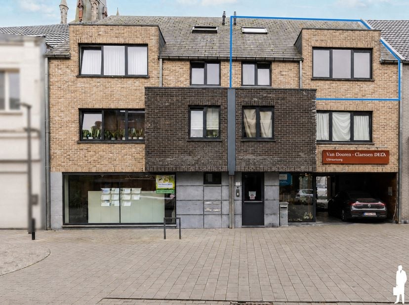 Recent en centraal gelegen duplex (investerings)appartement van ca. 114 m² met een zuidgericht terras nabij de Zeshoek, en bijgevolg op wandelafstand