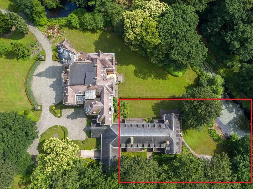 Te Koop: Exclusieve Kantoorruimtes in Kasteel Kapellen<br />
Het prestigieuze Kasteel Starrehenof, gelegen aan de Kapelsestraat 61 in Kapellen, biedt