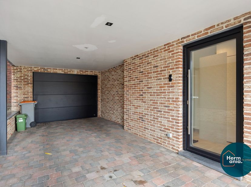 Op zoek naar een gezellige, energiezuinige woning met alles wat je nodig hebt? Deze aangename woning combineert comfort, praktische ruimtes en een fij