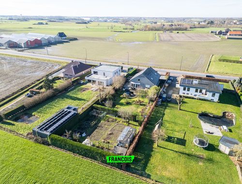                                         Villa à vendre à Zwevezele, € 600.000
