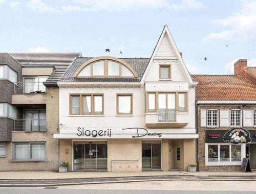                                         Gemengd gebruik te koop in Sint-Eloois-Vijve, € 695.000
