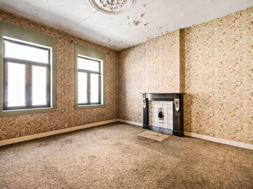 Charmante renovatiewoning met 4 kamers en zuidwestgerichte tuin, gelegen in de F.L. Vandecanstraat te Landen. Deze woning biedt een uitstekende basis