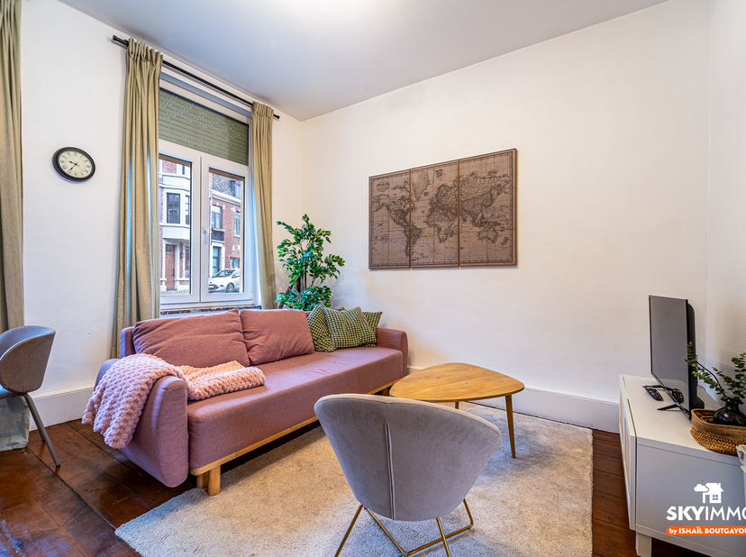 L'agence SKYIMMO vous propose ce magnifique appartement situé à LIEGE. Entièrement rénovée , cet appartement est une excellente opportunité d’investis