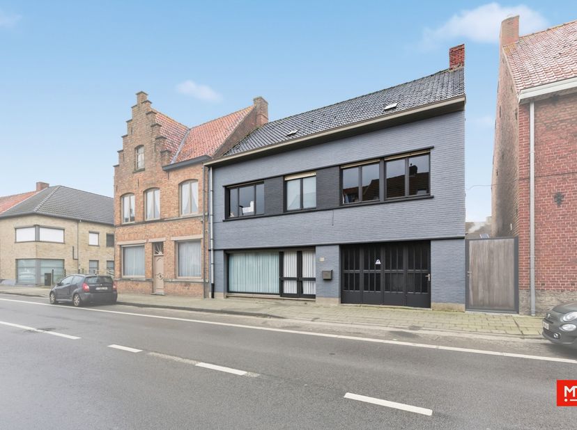 In onderstaande kan je de publicatietekst terugvinden van de verkoop van de woning. Op heden zijn wij aan in het informeren bij dienst Omgeving voor d