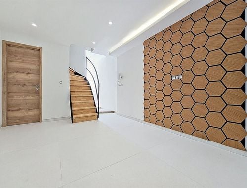                                         Eengezinswoning te koop in Quaregnon, € 180.000
