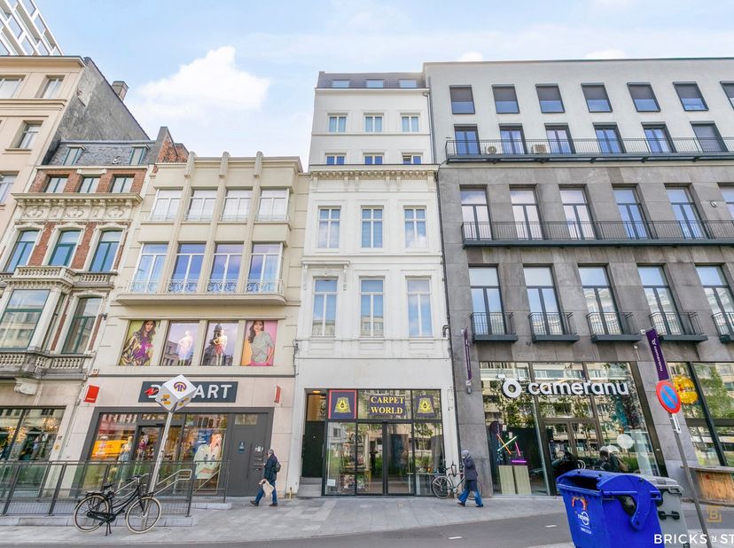 Dit uitstekend gelegen handelspand bevindt zich op een absolute toplocatie in Antwerpen. <br />
Ideaal voor ondernemers die op zoek zijn naar zichtbaa