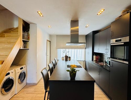                                         Rijwoning te koop in Zarren, € 270.000
