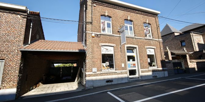 Bedrijfsvastgoed te koop in Rue des Gaux 74, 6200 Châtelet