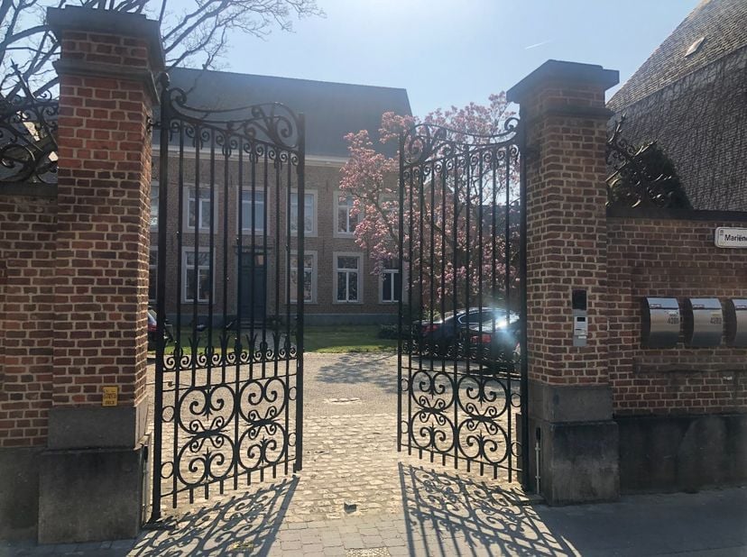 LOFT van +/- 160m² te koop in het centrum van Diest, Mariëndaalstraat 42<br />
<br />
Deze LOFT wordt U aangeboden aan een VANAFPRIJS, dit geeft U als