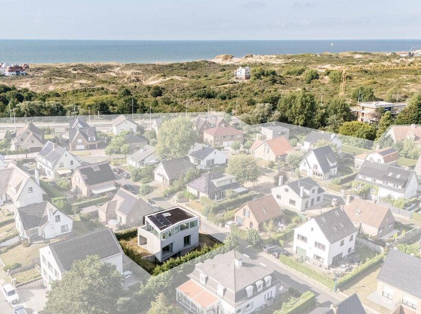 Villa La Finta Nonna is een bijzondere architectenwoning waar elk detail zorgvuldig werd doordacht. De architectuur zoekt een evenwicht tussen openhei